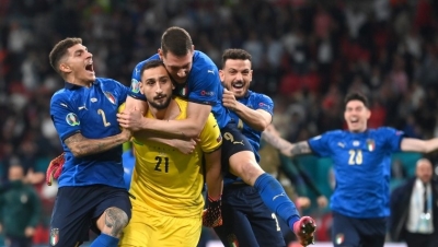 Sống trọn khoảnh khắc những trận đấu hay nhất lịch sử Euro